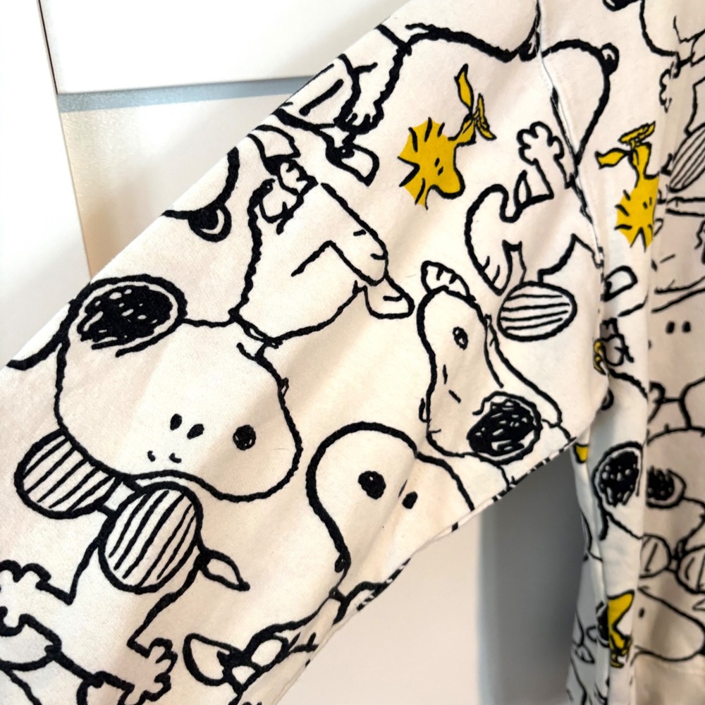 Peanuts Cream Snoopy and Woodstock Print Sweatshirt in Size L - Picture 5 of 10
